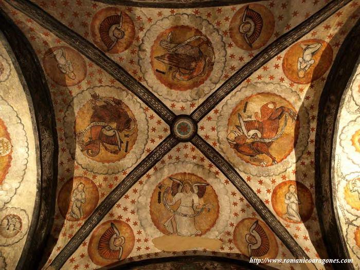 DECORACIÓN DE LA BÓVEDA DE ARISTA DEL CRUCERO